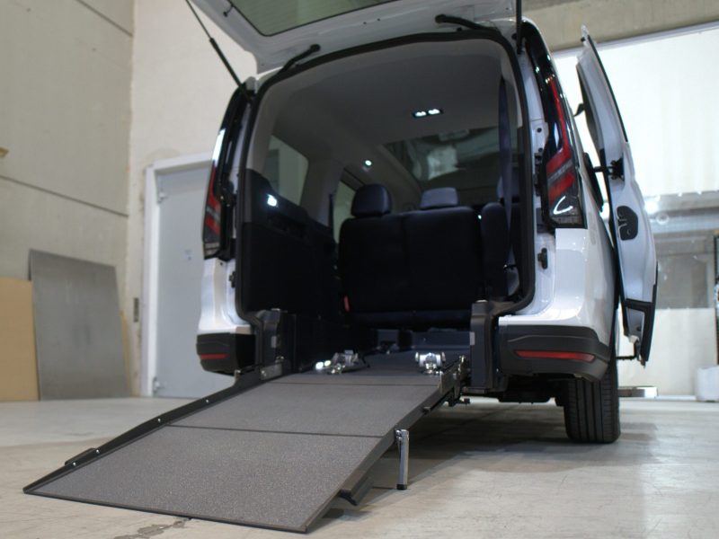 vehículo accesible taxi
